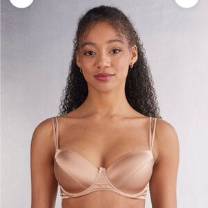 Intimissimi Sofia Natural Lift Balconette Bra in Silk
Size: 36B - New with tags